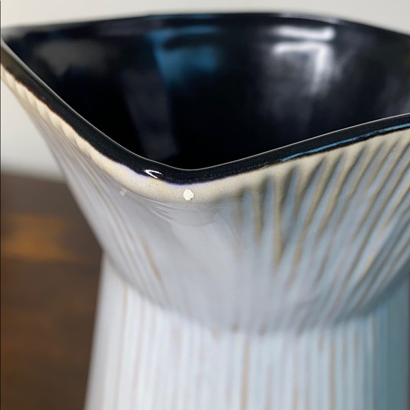 Gibson white Pitcher - Picture 7 of 9